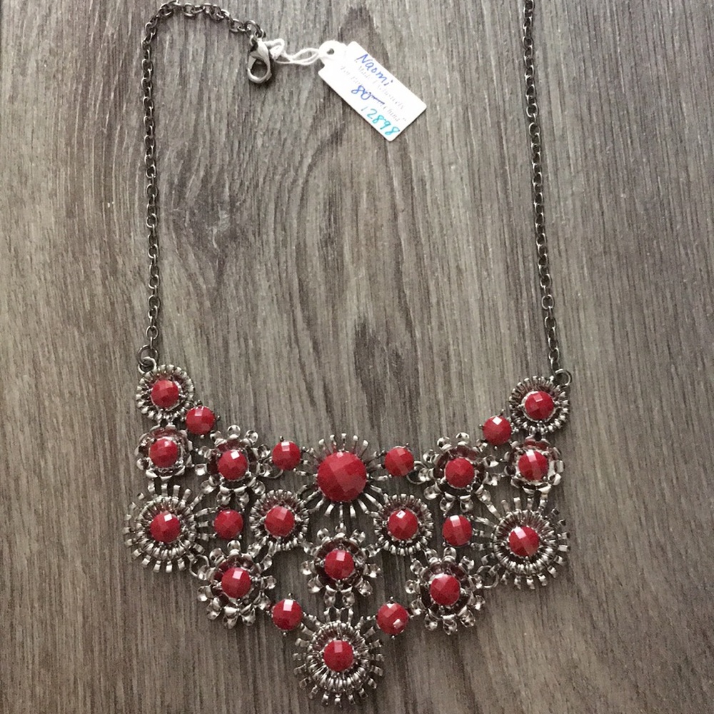 NAOMI NECKLACE Ruby red, faceted acrylic gems